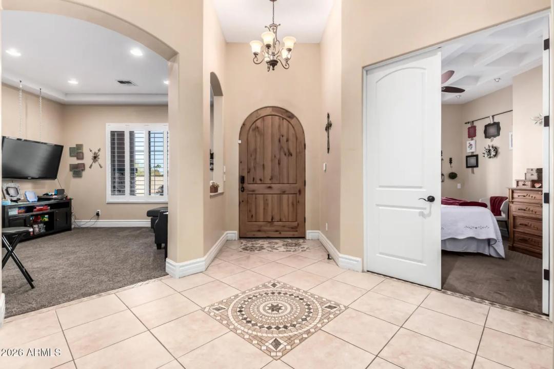 Real Estate Picture 9