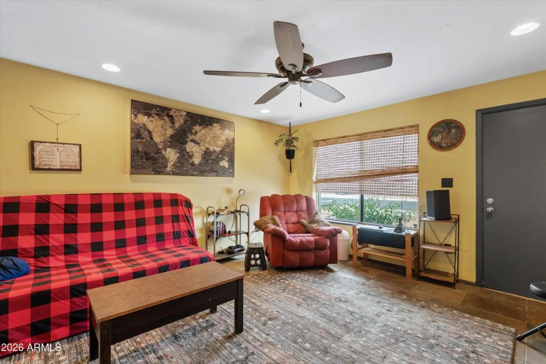 Real Estate Picture 5