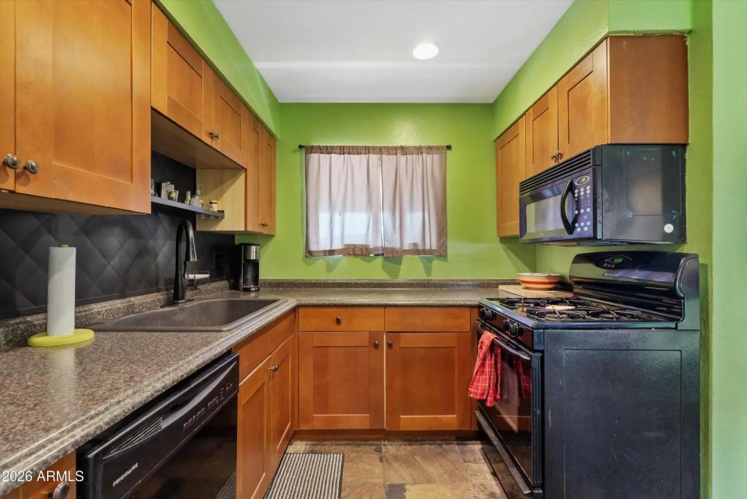 Real Estate Picture 6