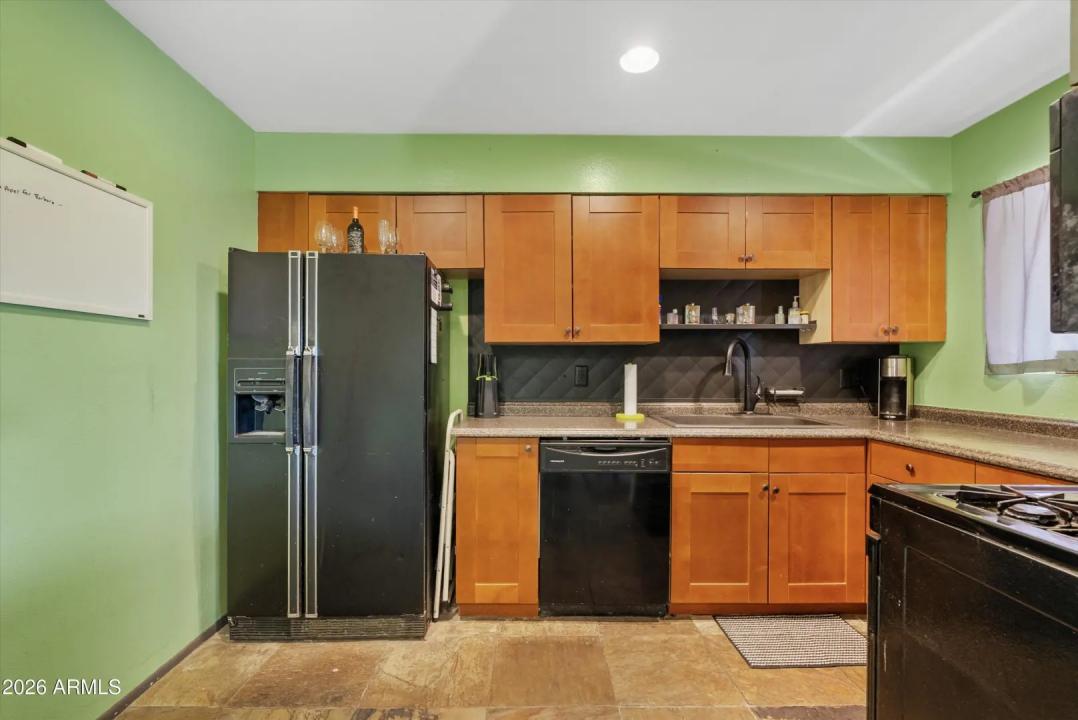 Real Estate Picture 7