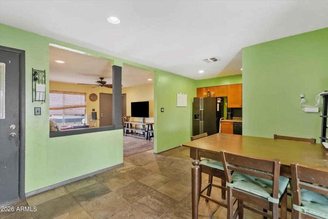 Real Estate Picture 11