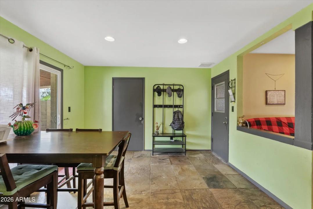 Real Estate Picture 12