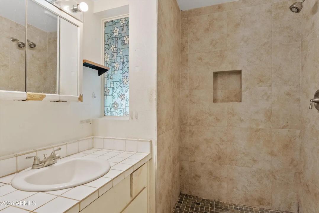 Real Estate Picture 20