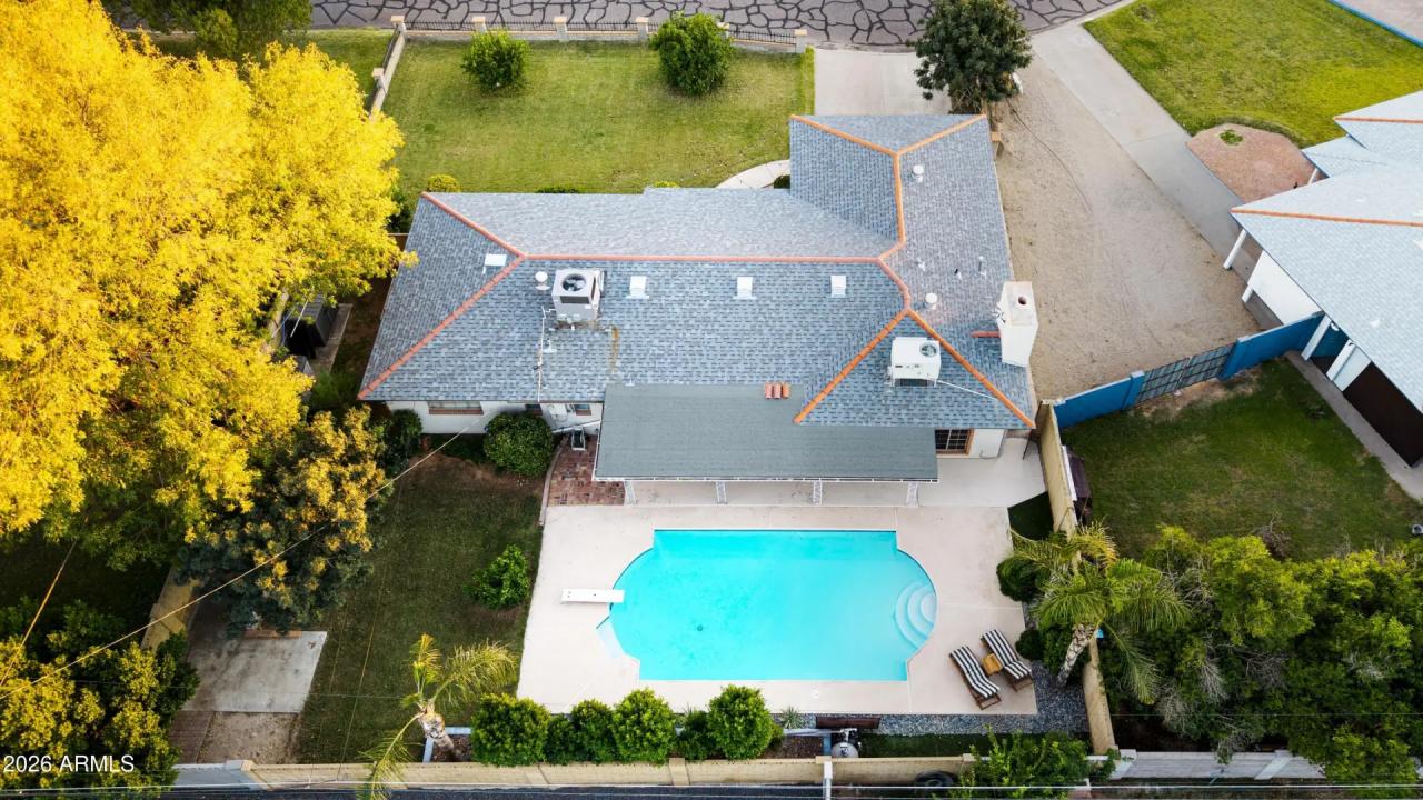 Real Estate Picture 8