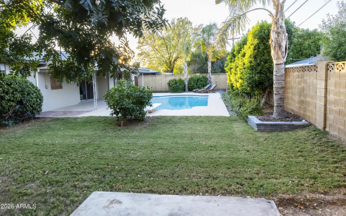 Real Estate Picture 10