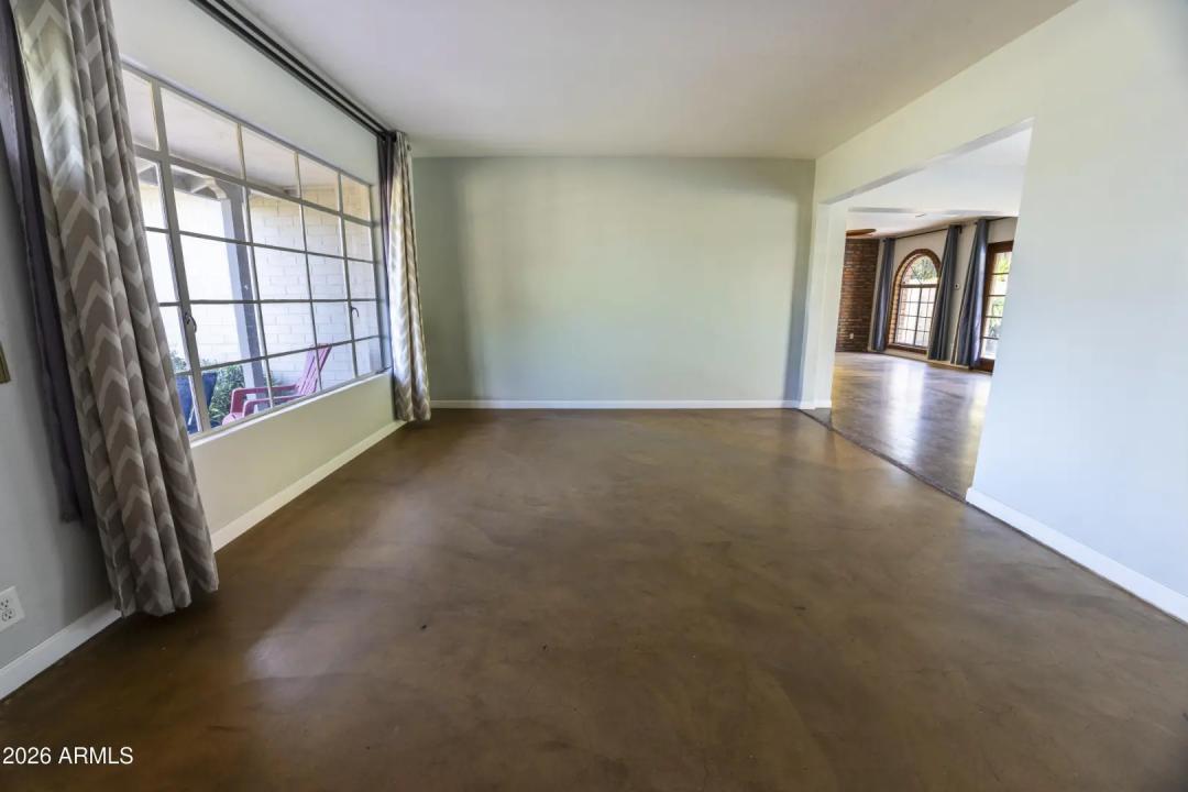 Real Estate Picture 17