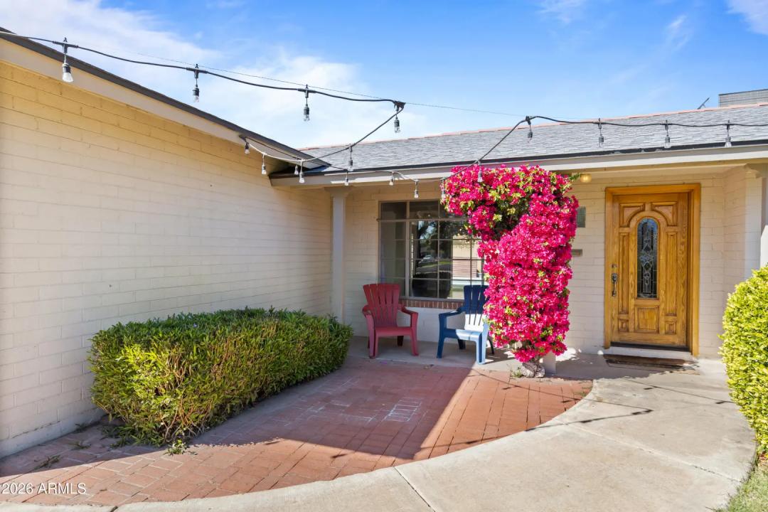 Real Estate Picture 4