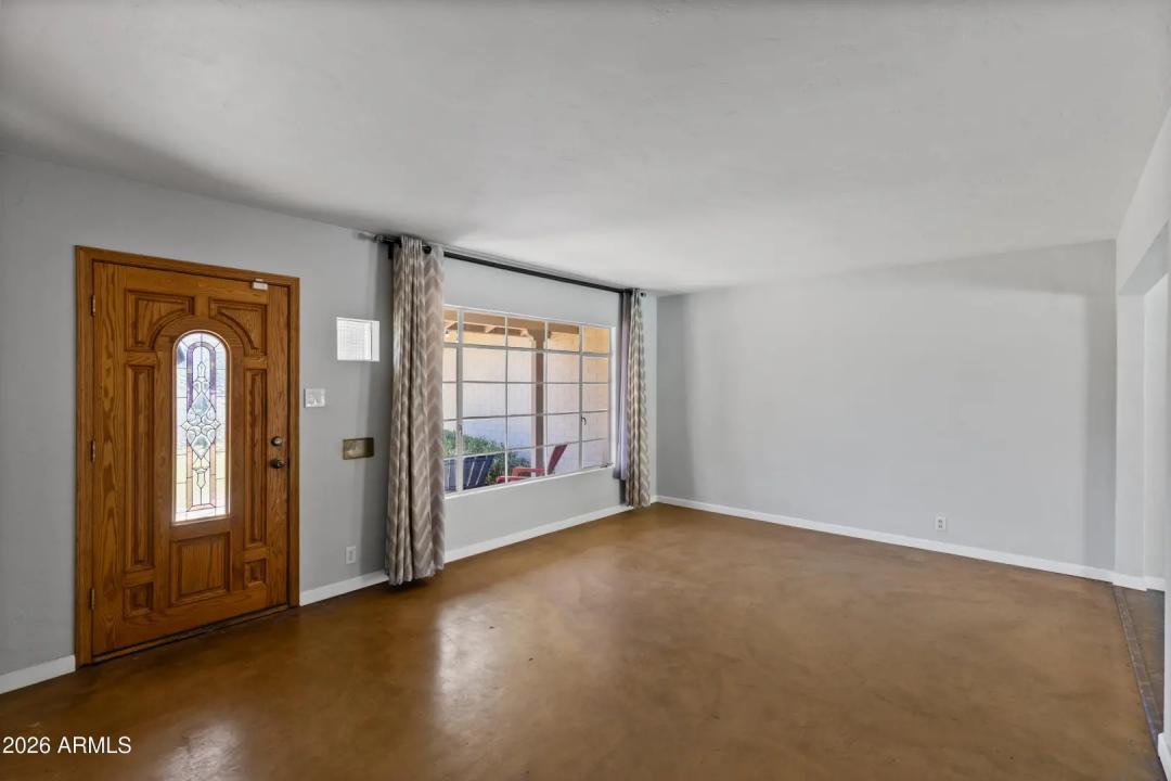 Real Estate Picture 11