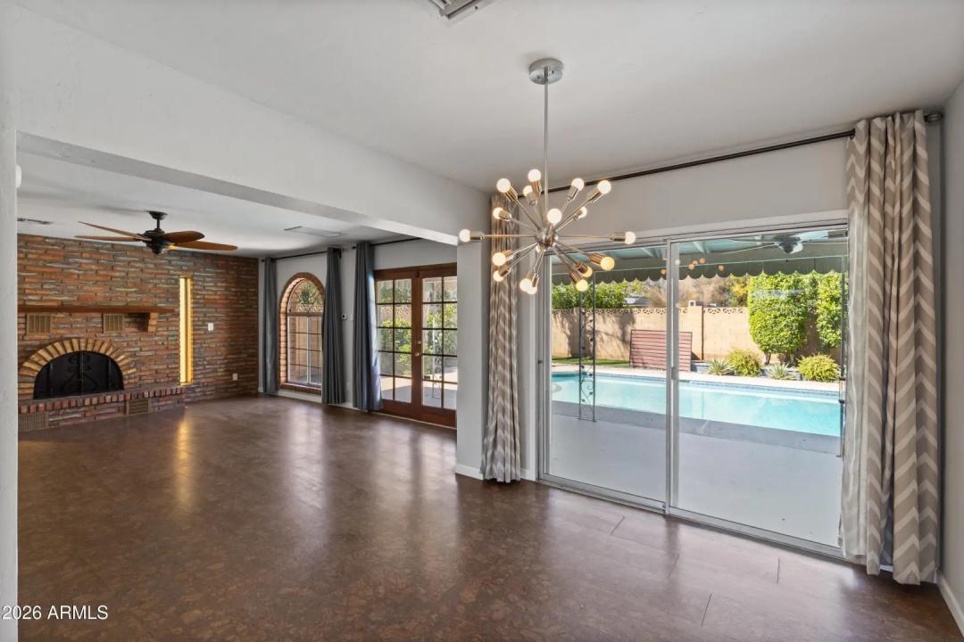 Real Estate Picture 14