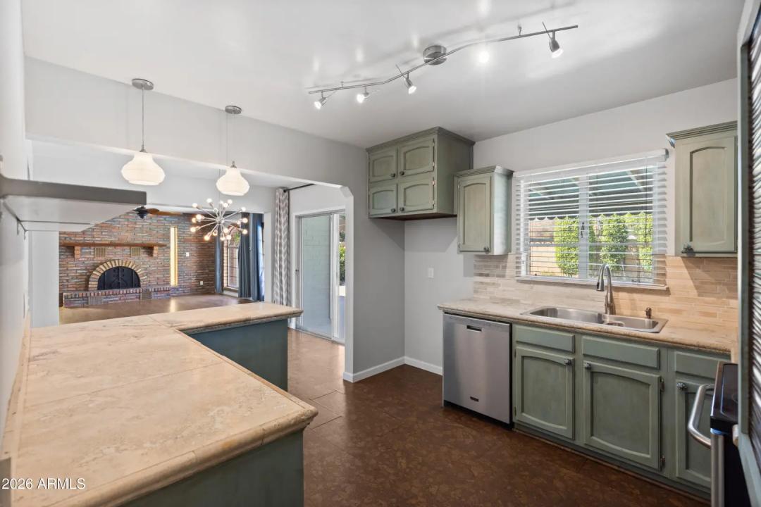 Real Estate Picture 19