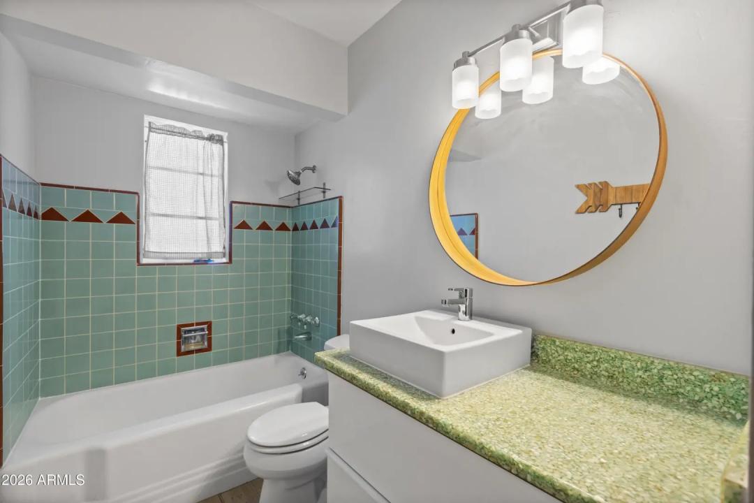 Real Estate Picture 22