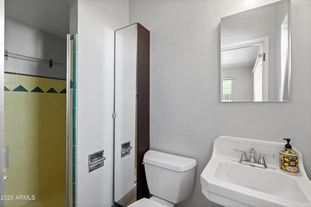 Real Estate Picture 23