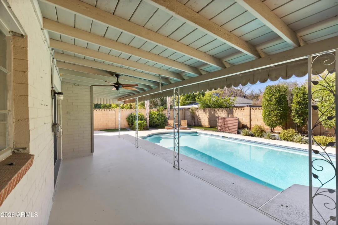 Real Estate Picture 25