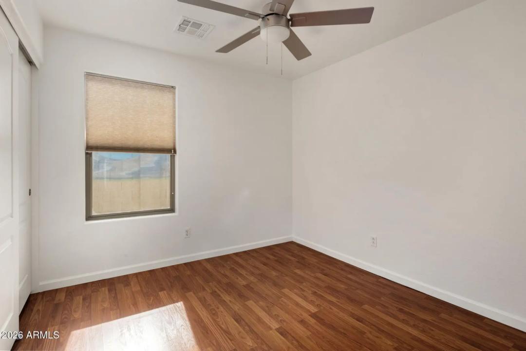 Real Estate Picture 16