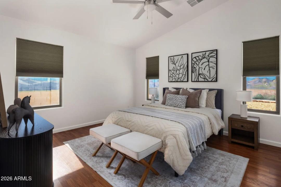 Real Estate Picture 8