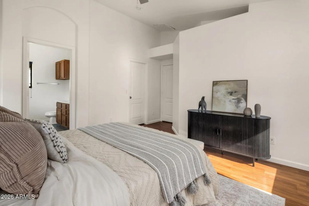 Real Estate Picture 9