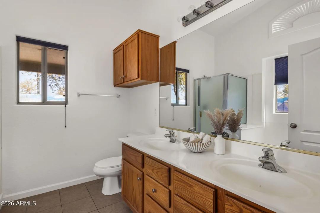 Real Estate Picture 17