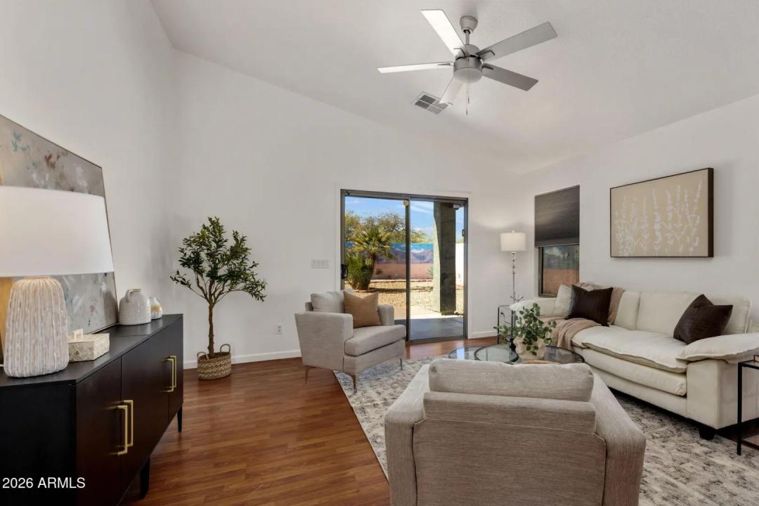 Real Estate Picture 11