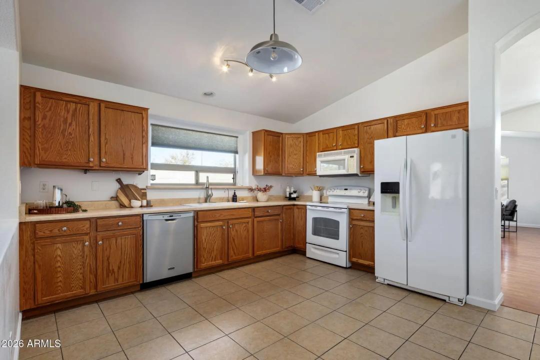 Real Estate Picture 20