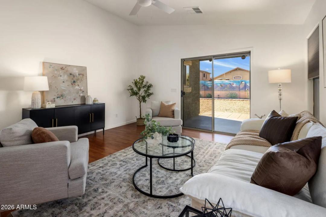 Real Estate Picture 3