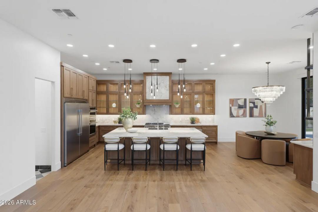 Real Estate Picture 13