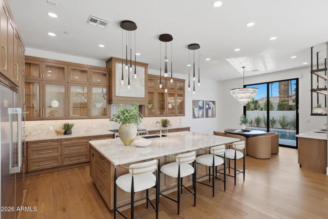 Real Estate Picture 20