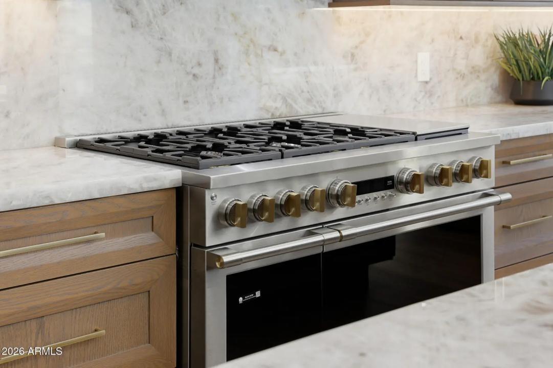 Real Estate Picture 22