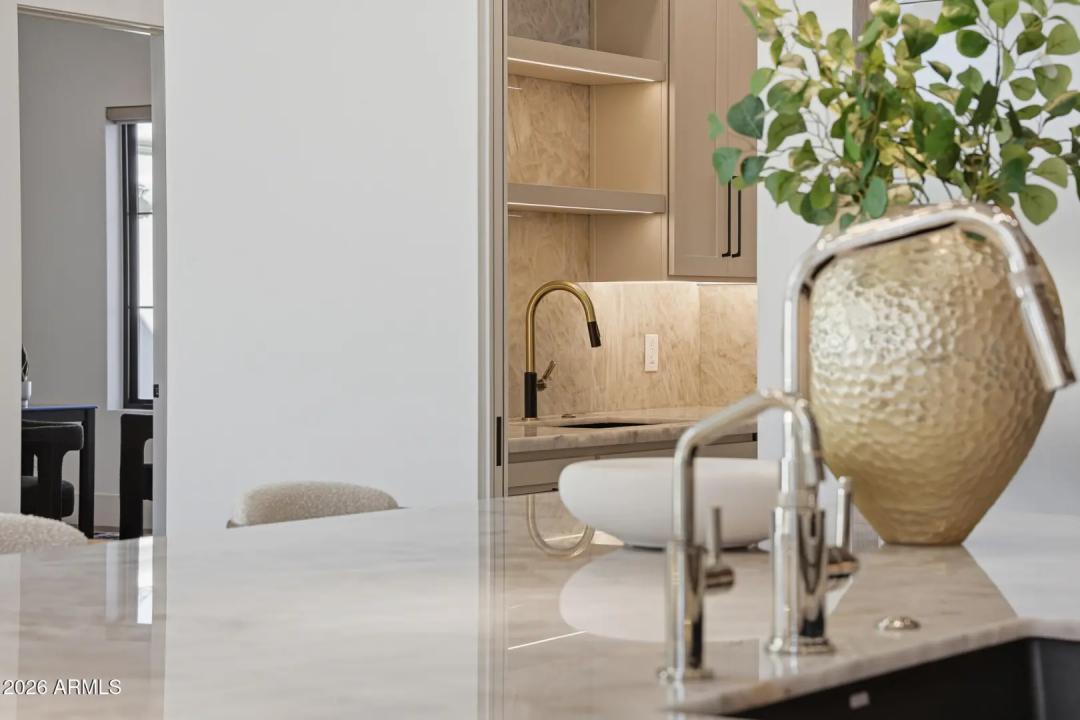 Real Estate Picture 23