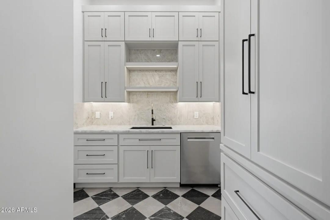 Real Estate Picture 25