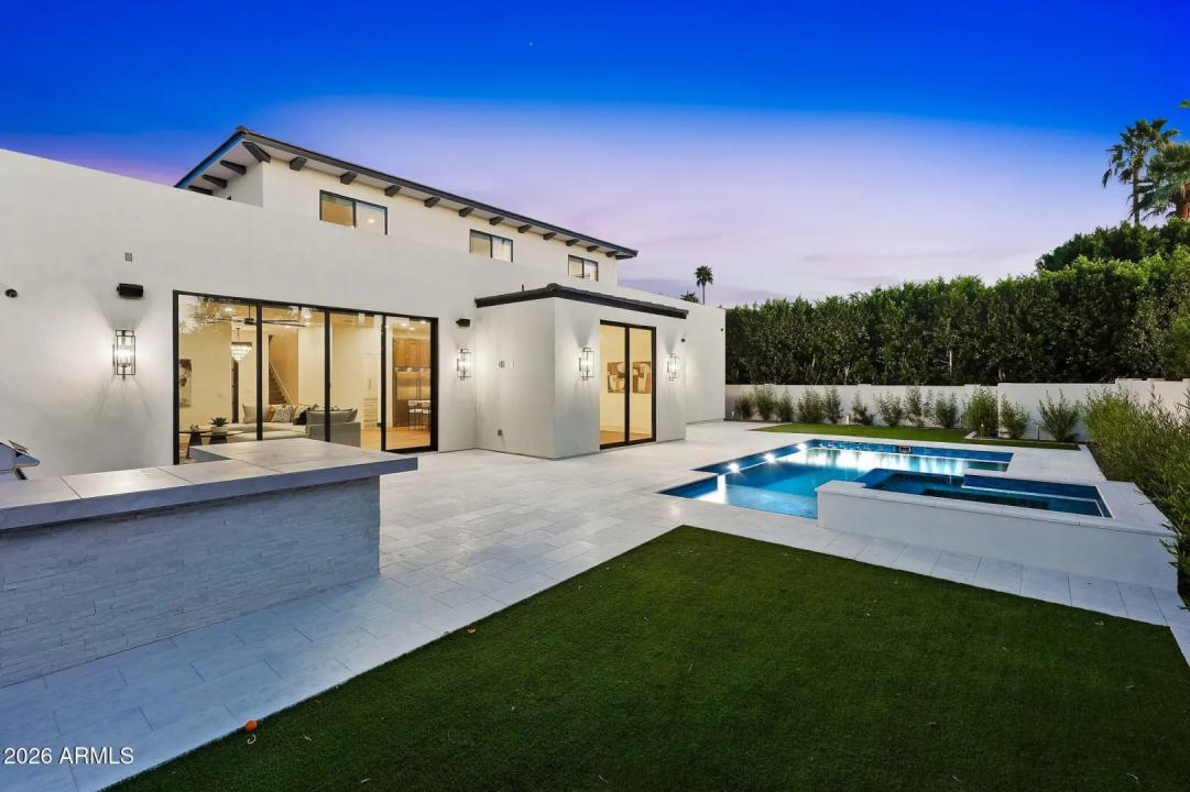 Real Estate Picture 6