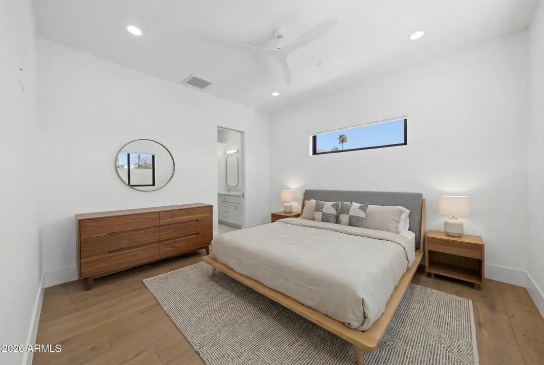 Real Estate Picture 50