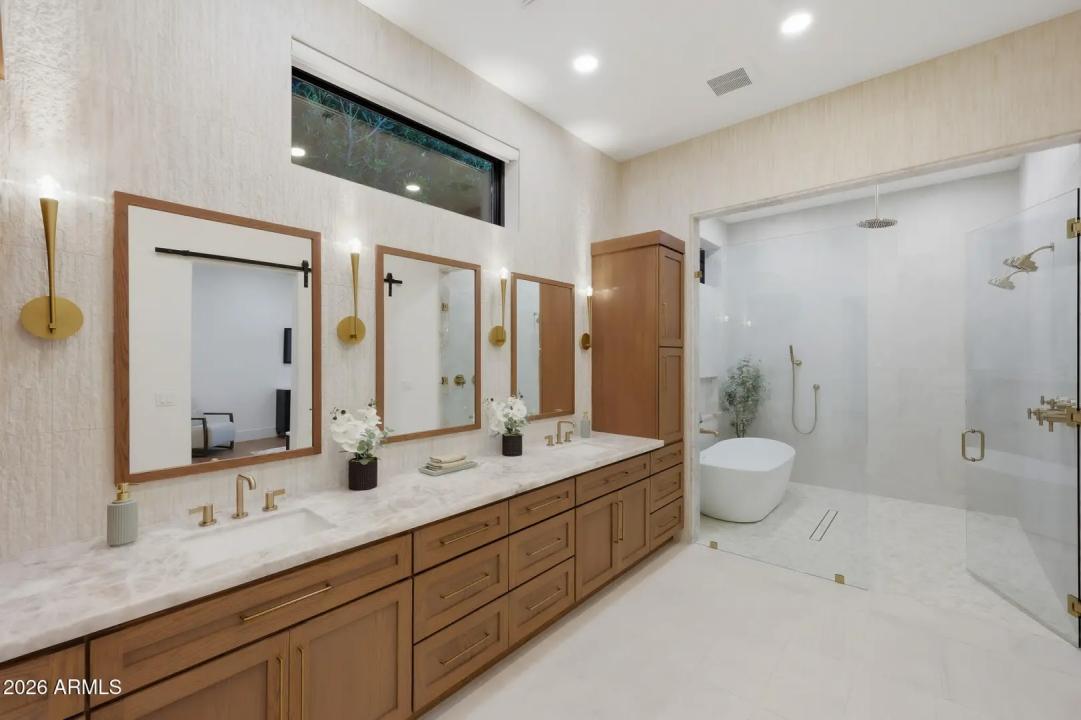 Real Estate Picture 32