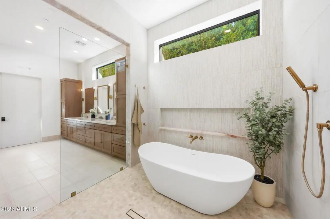 Real Estate Picture 34