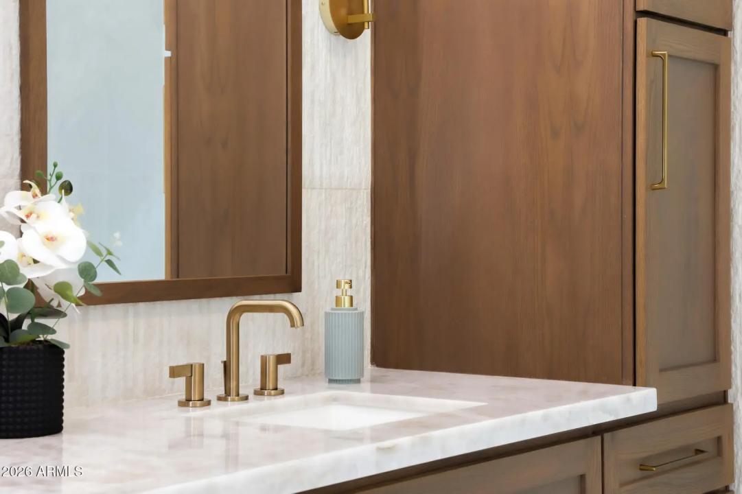 Real Estate Picture 36