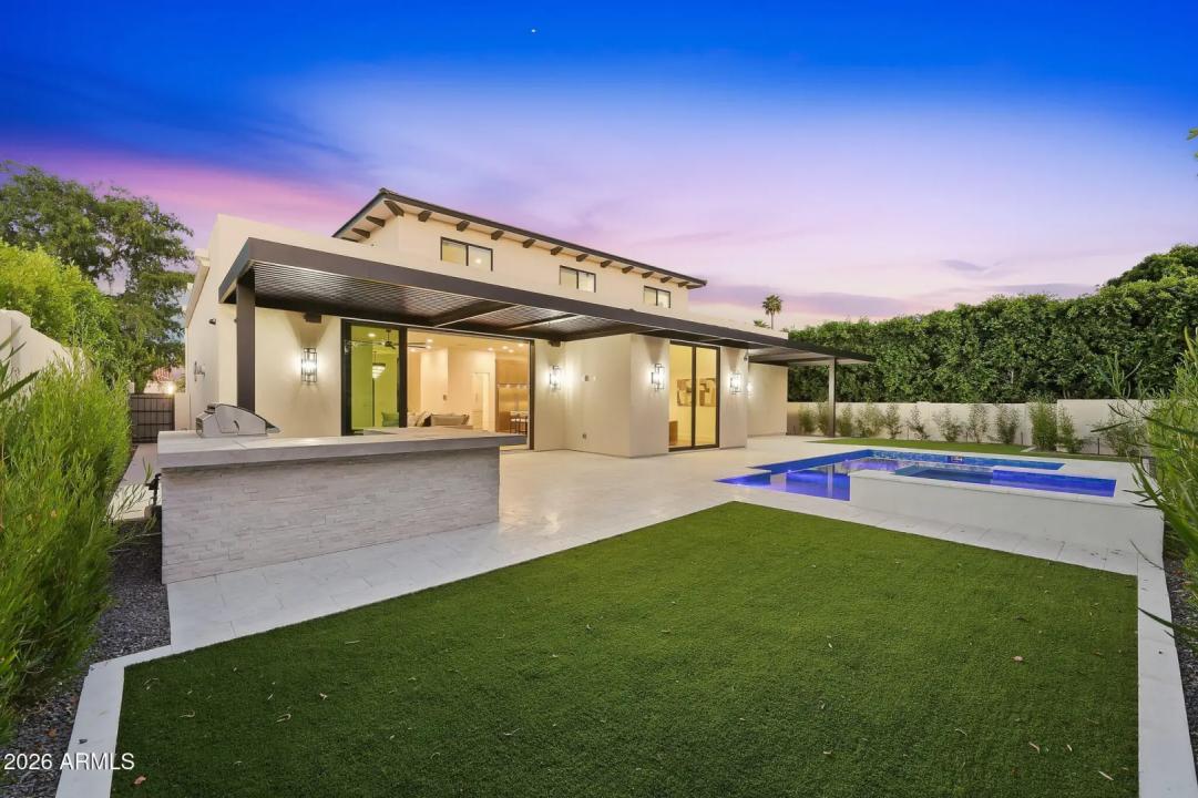 Real Estate Picture 6