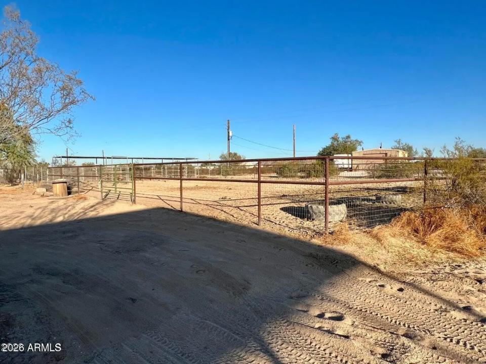 Real Estate Picture 14