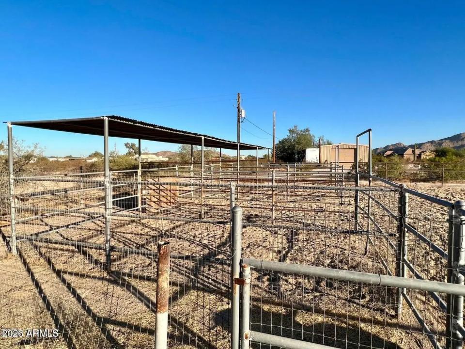 Real Estate Picture 13