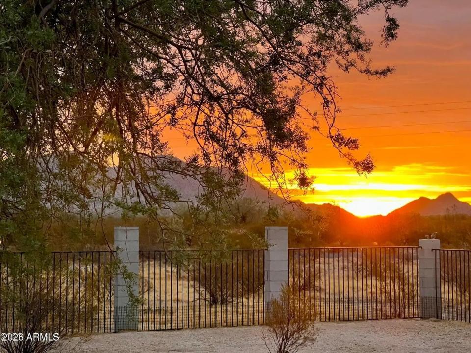 Real Estate Picture 8