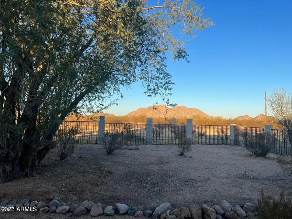 Real Estate Picture 7