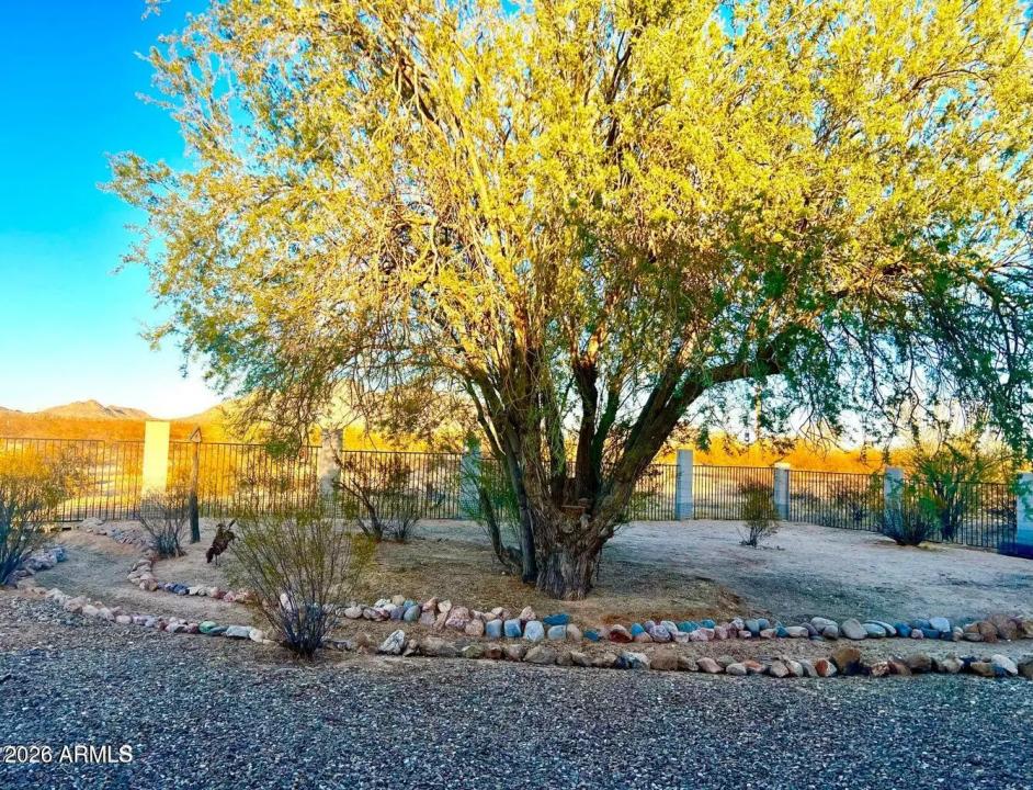 Real Estate Picture 6