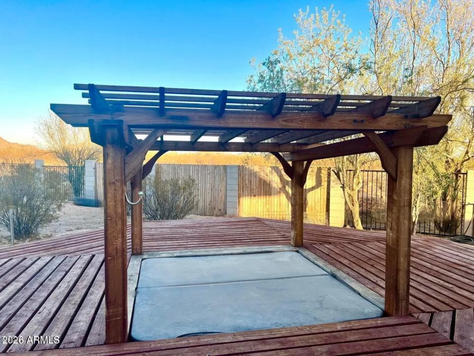 Real Estate Picture 5