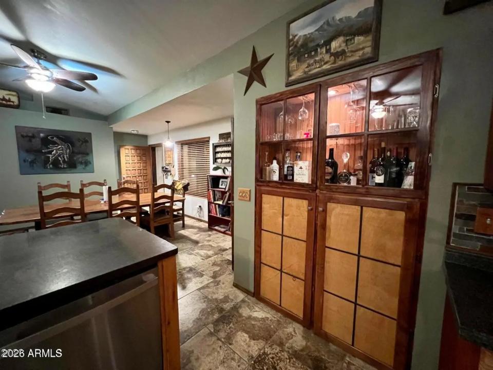 Real Estate Picture 3