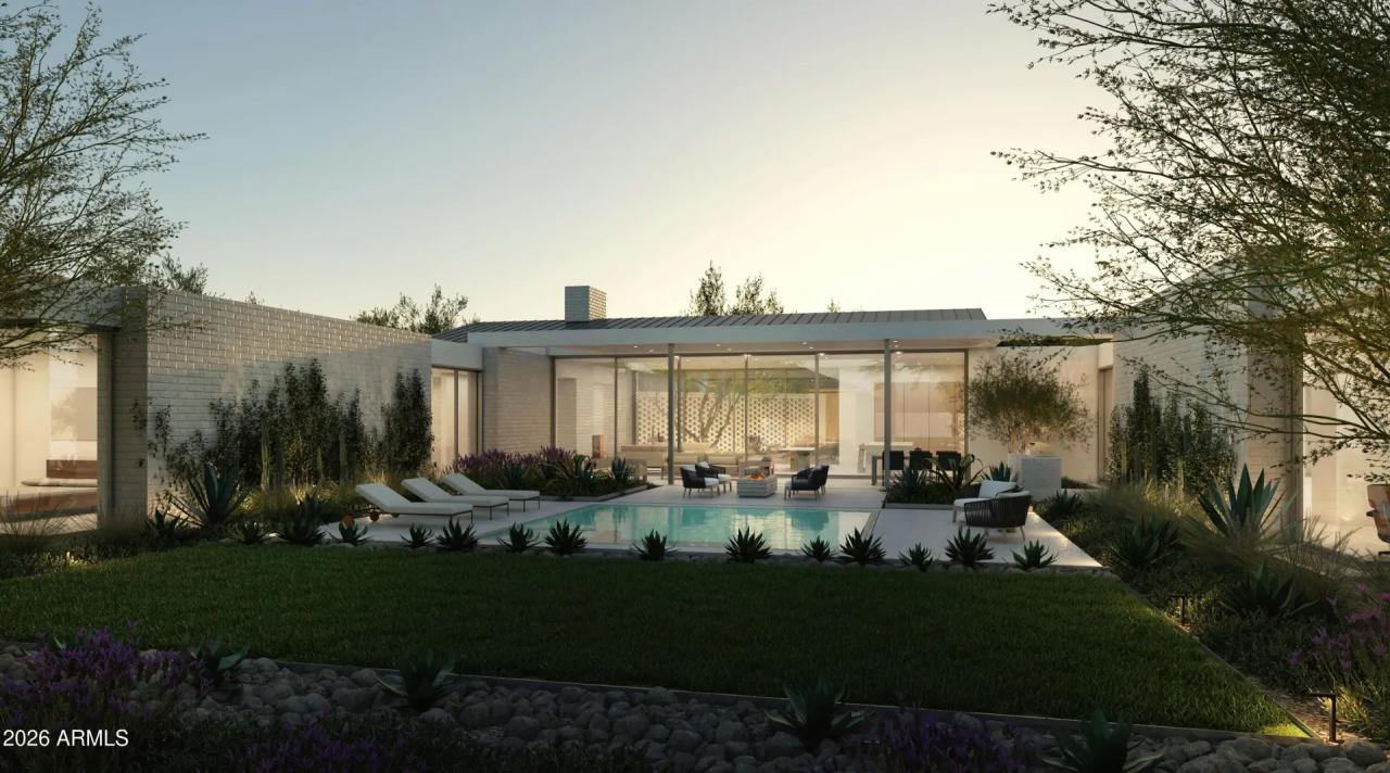 Real Estate Picture 8