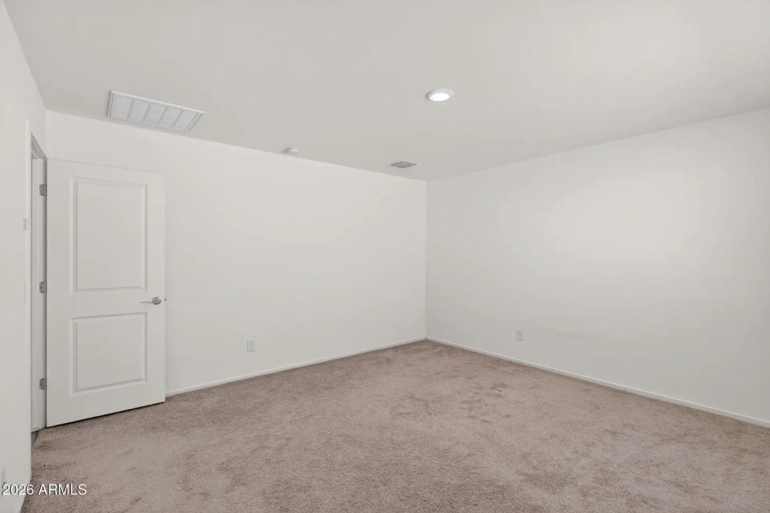 Real Estate Picture 32