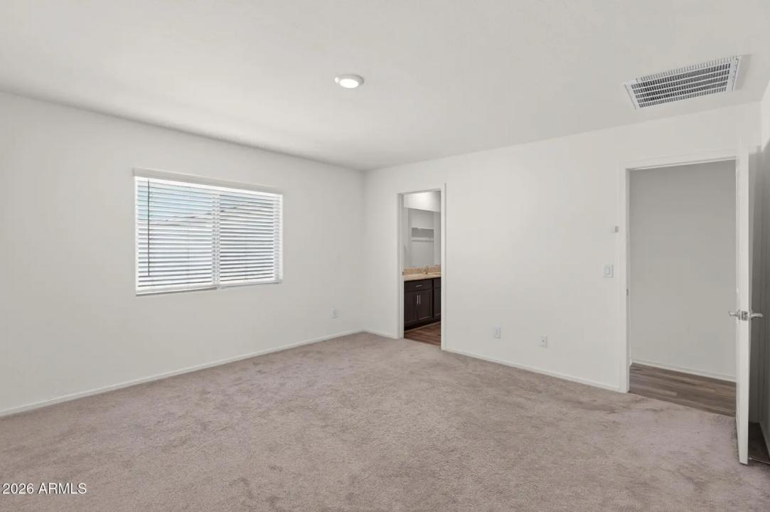 Real Estate Picture 33