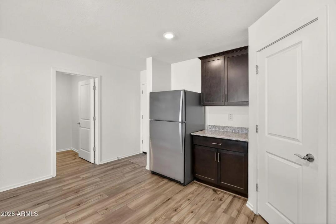 Real Estate Picture 12