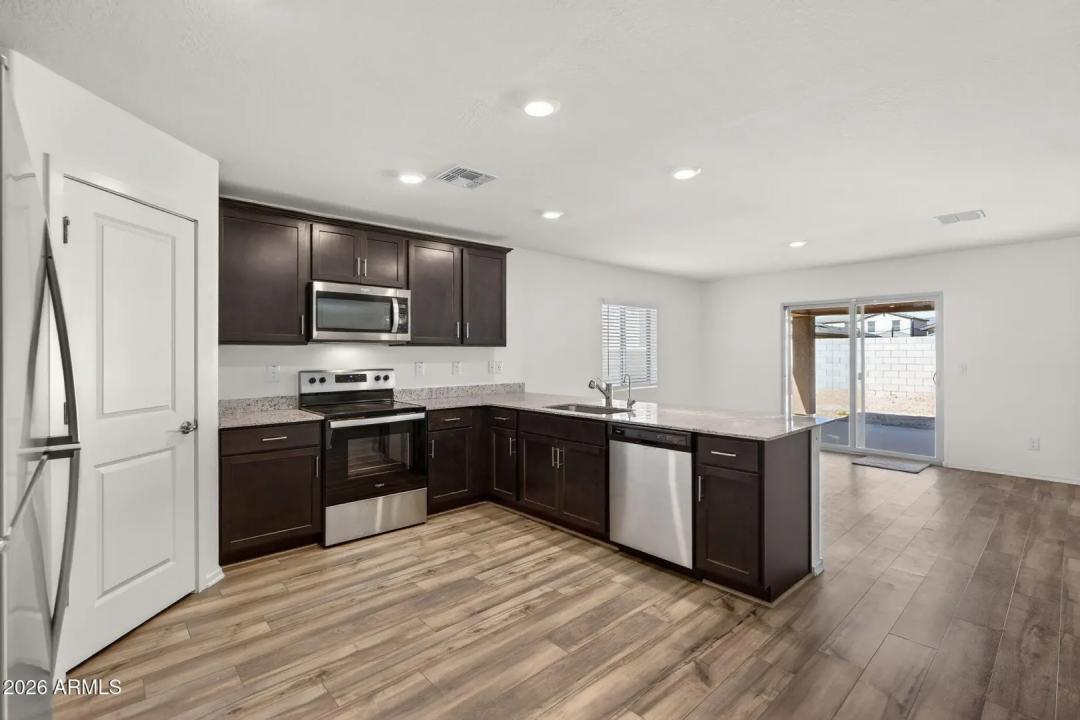 Real Estate Picture 8