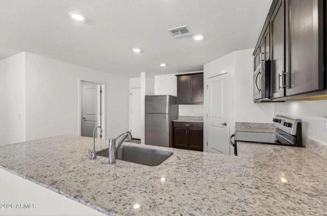 Real Estate Picture 14