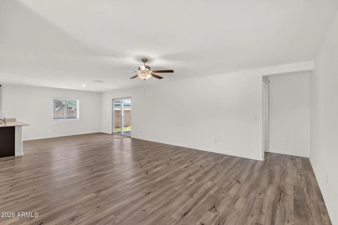 Real Estate Picture 7