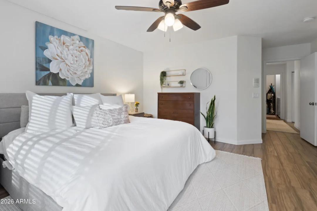 Real Estate Picture 12